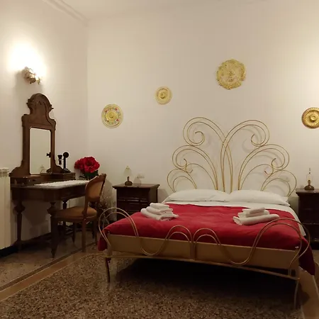 Apartment Antiche Memorie-eleganza E Confort-palazzo Gropallo, Brignole Genoa