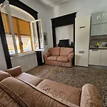 Apartamento Antiche Memorie-eleganza E Confort-palazzo Gropallo, Brignole Génova